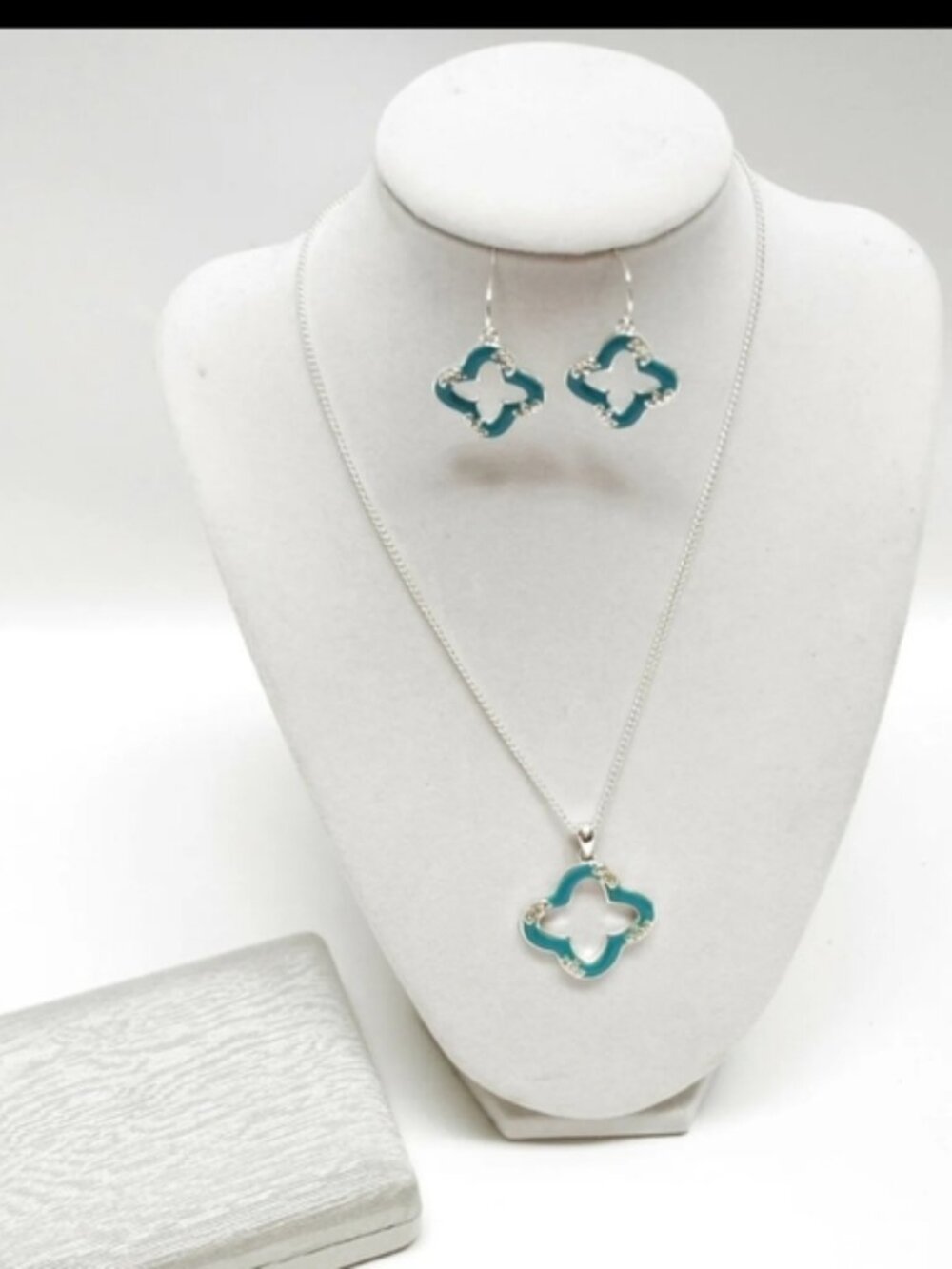 18inch Turquoise enamel Avon necklace earrings bracelet Set L7